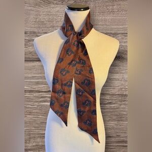 EUC Vintage Silk Ginnie Johansen Inc Ascot/Scarf
Men or women